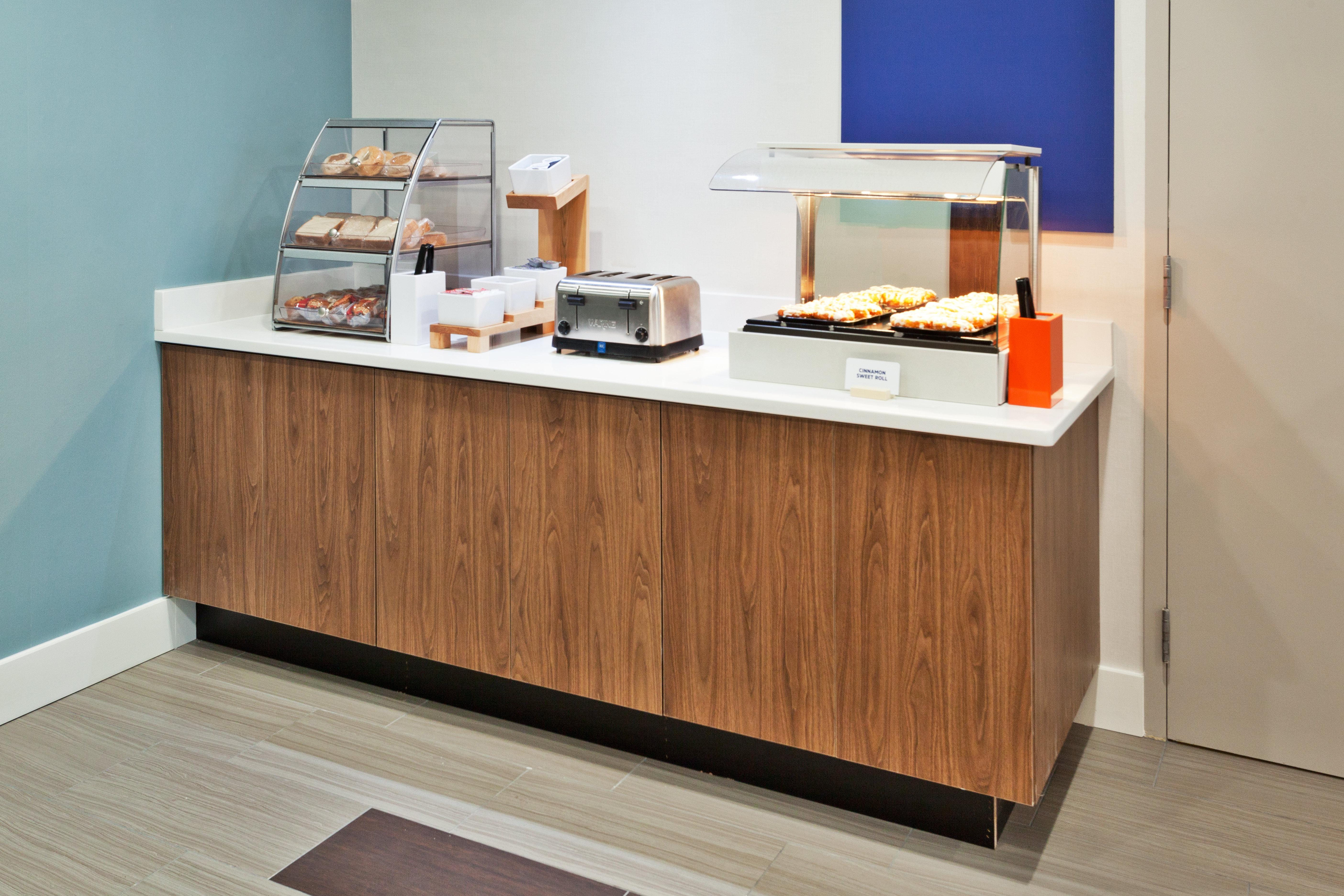 Holiday Inn Express Rome-East By Ihg Exterior foto